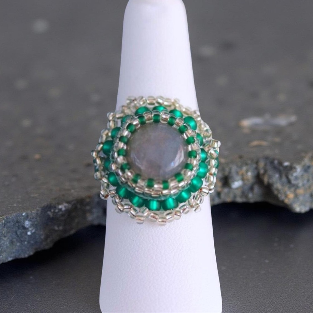 Size 7 1/2 Green Bead Embroidered Labradorite Ring
